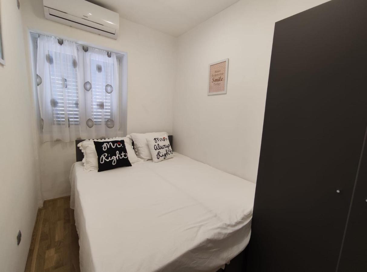 Apartment Tona Šibenik Eksteriør billede
