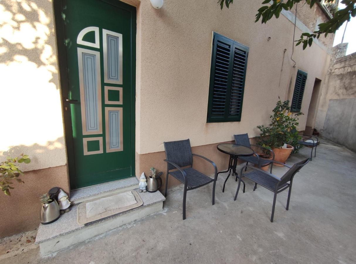 Apartment Tona Šibenik Eksteriør billede